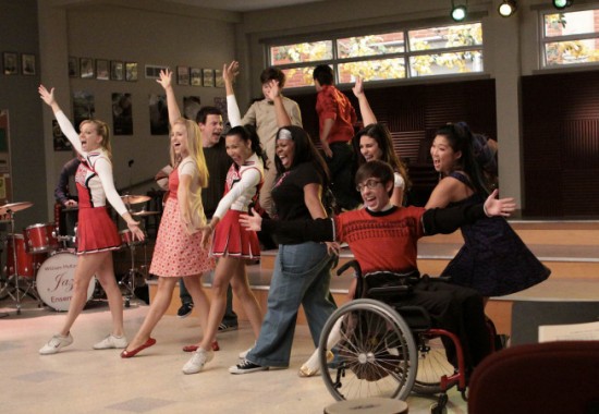 http://www.spinoff.com.br/wp-content/uploads/glee-sectionals-4-550x380.jpg