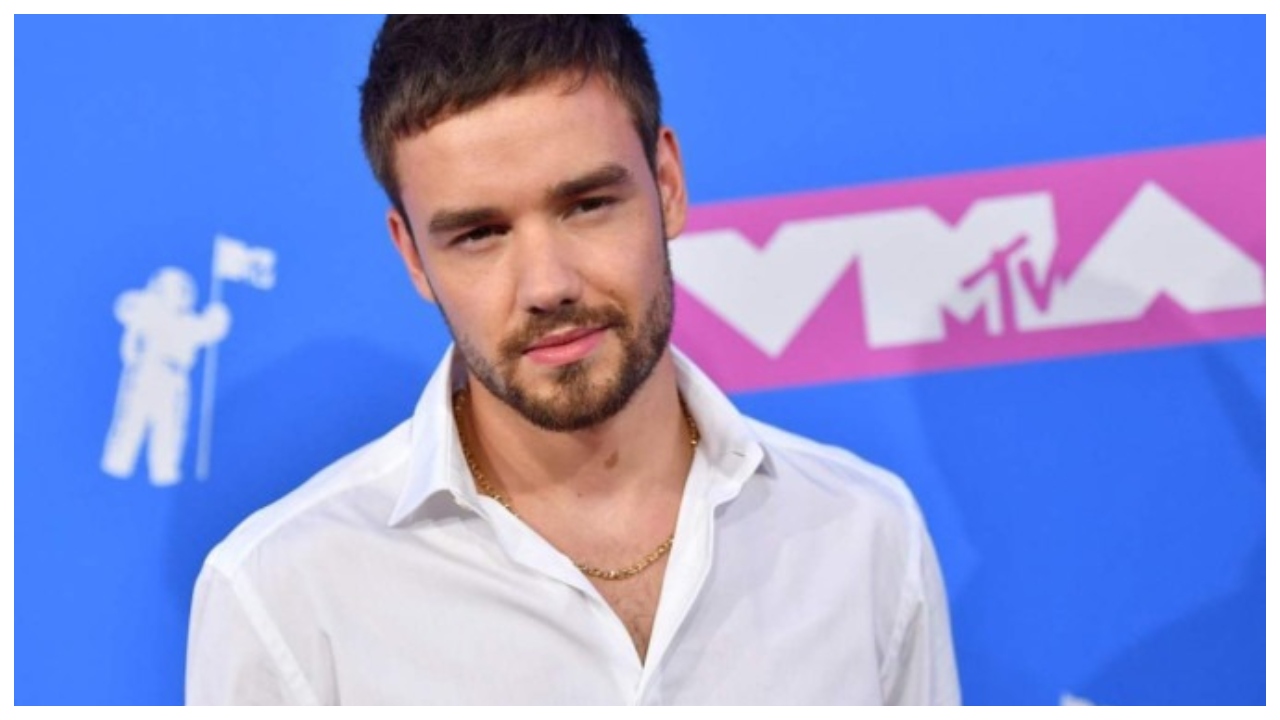 ex noiva de liam payne publica livro sobre relacao