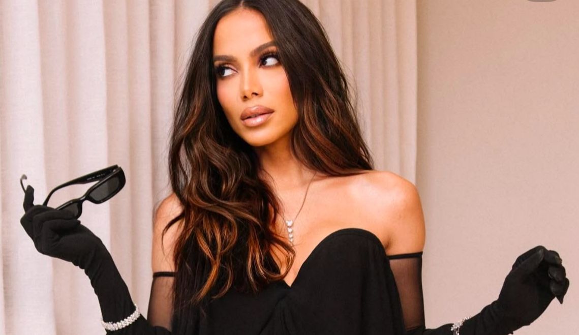 Anitta dá patada em Maya Massafera após comentários sobre plásticas