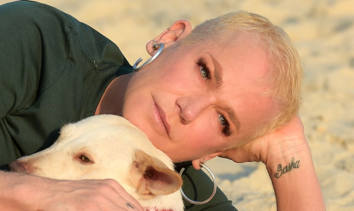 Xuxa nega aposentadoria e pede empatia com ao voltar à TV