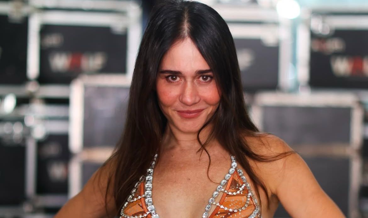Alessandra Negrini deixa recado para seus fãs carnavalescos