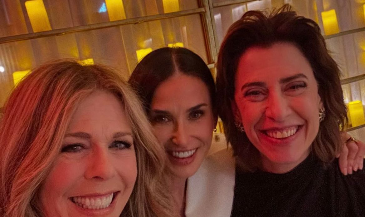 Fernanda Torres agita fãs ao posar com Demi Moore