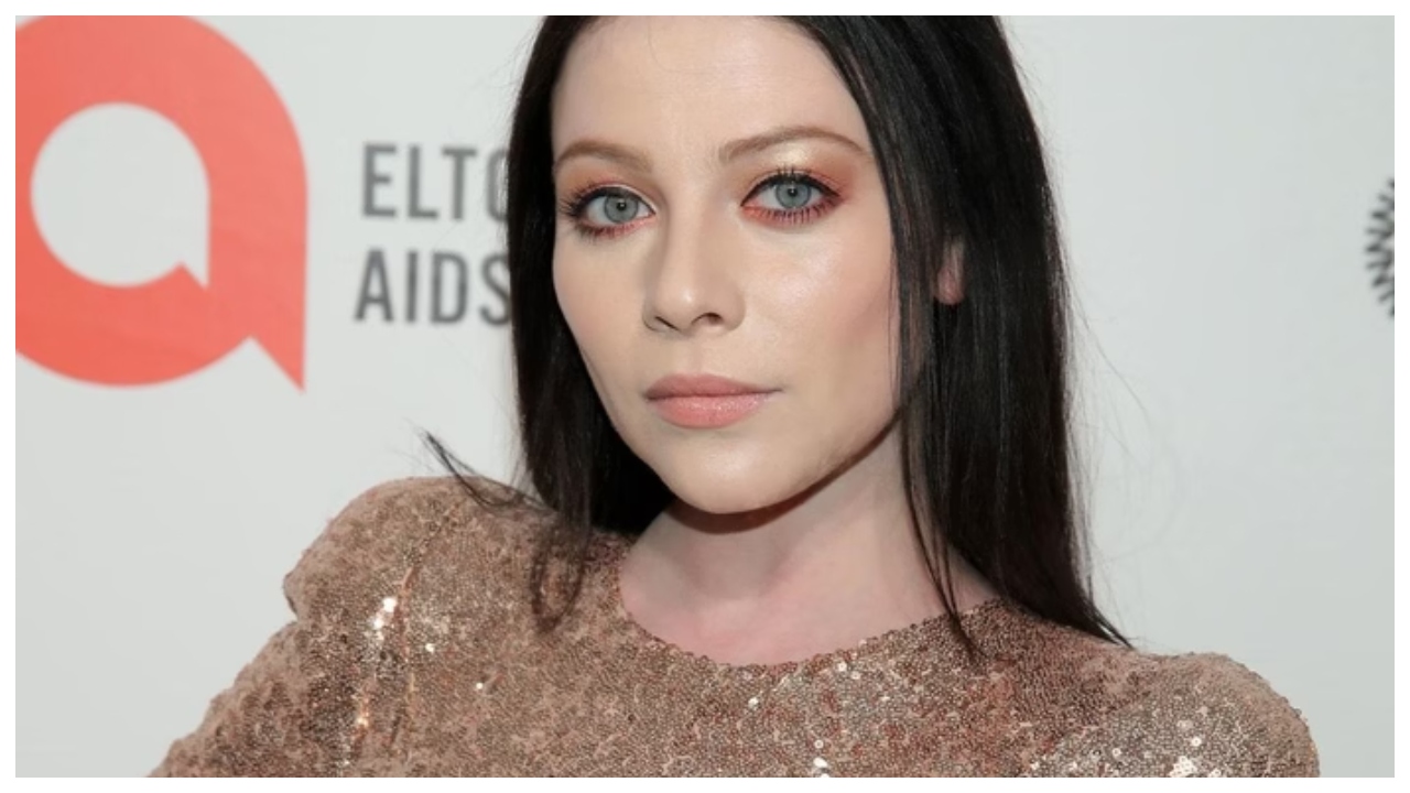 Blake Lively se manifesta e presta homenagem a Michelle Trachtenberg 1 blake lively se manifesta e presta homenagem a michelle trachtenberg