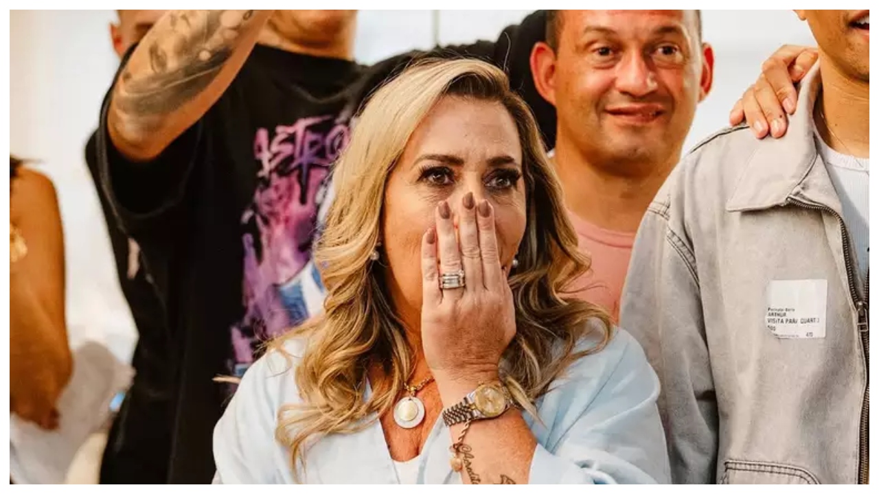 Mãe de MC Daniel se emociona ao conhecer o neto 1 mae de mc daniel se emociona ao conhecer o neto