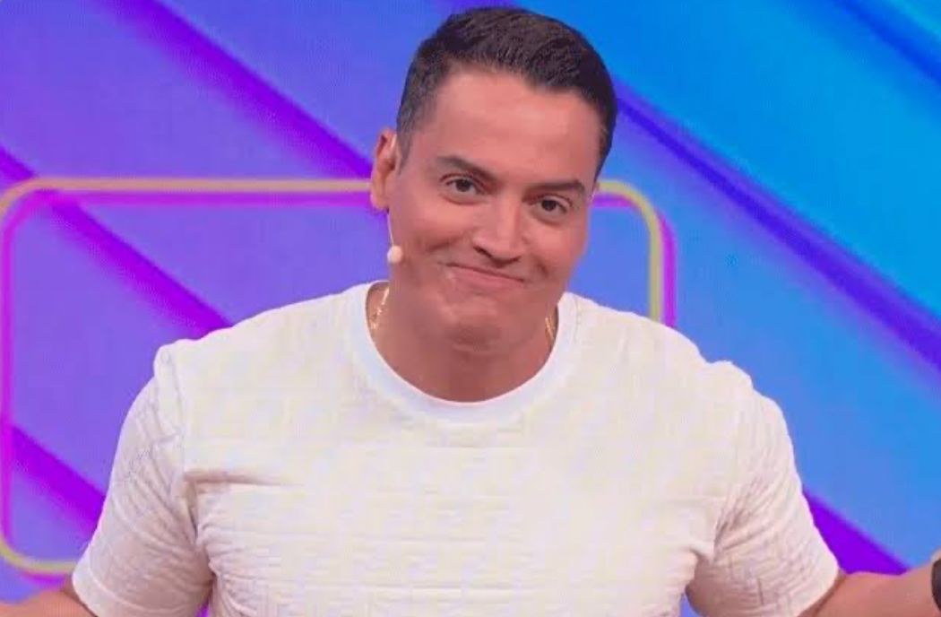 Léo Dias perde a paciência e detona internet do SBT ao vivo 1 Léo Dias perde a paciência e detona internet do SBT ao vivo