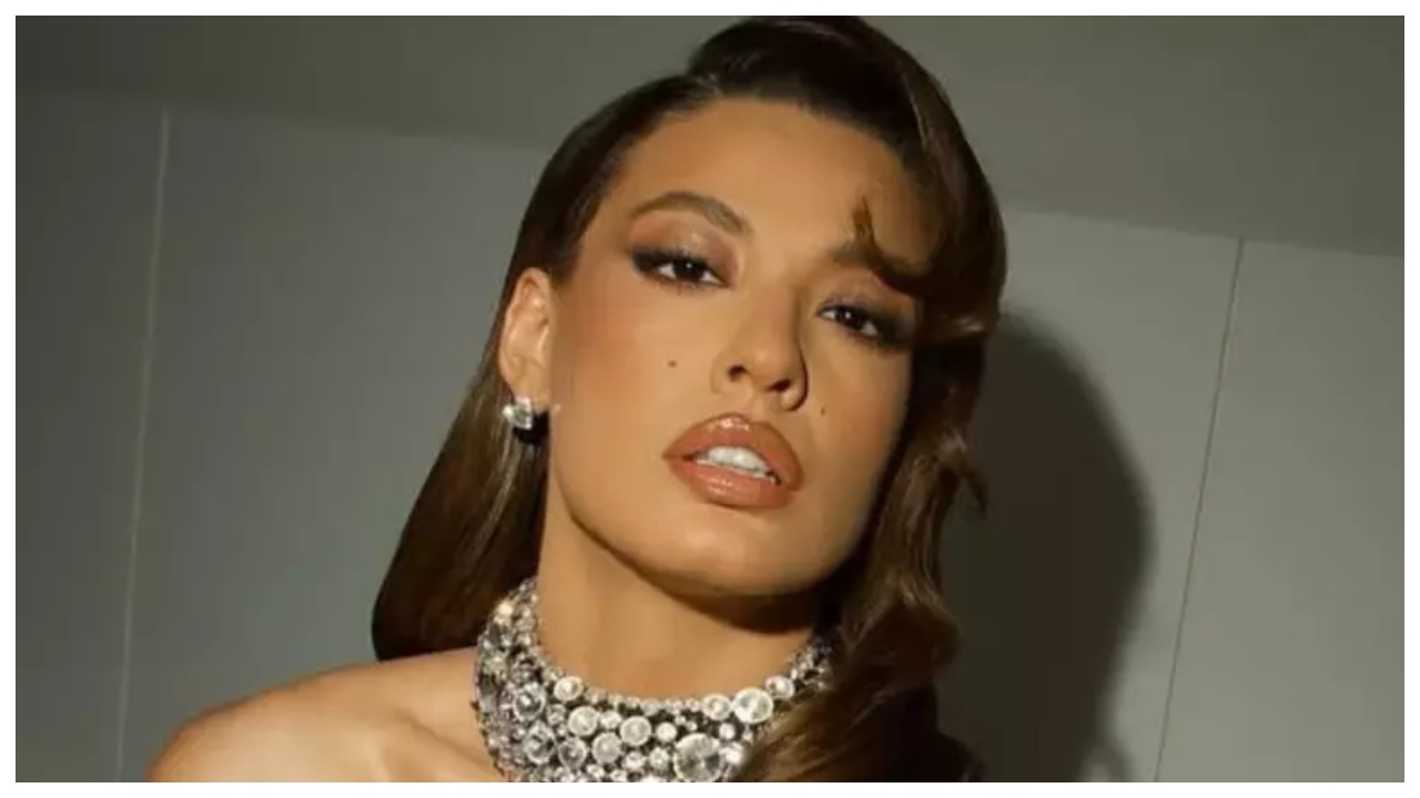 Beatriz Reis brilha com look ousado e rouba a cena em festa da Globo 1 beatriz reis brilha com look ousado e rouba a cena em festa da globo